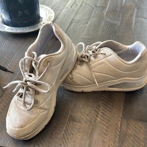 Ladies sketchers